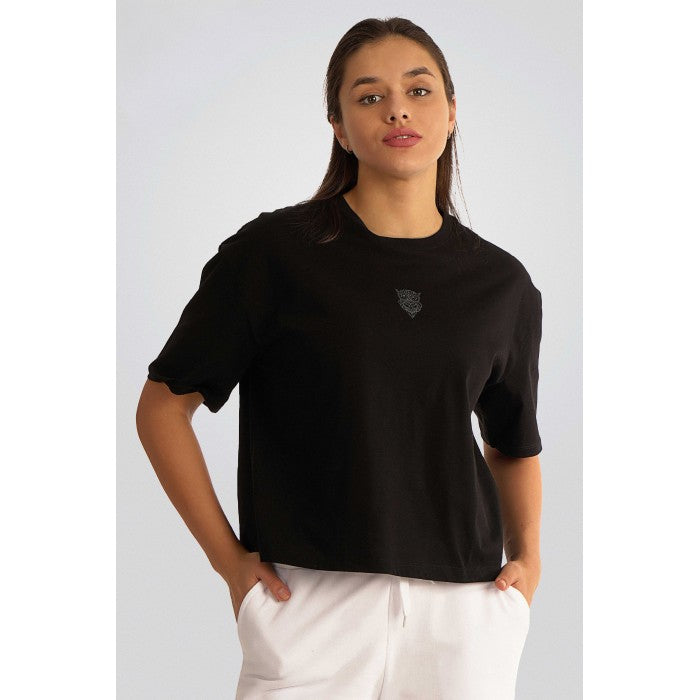 Черна тениска с малък акцент Бухал